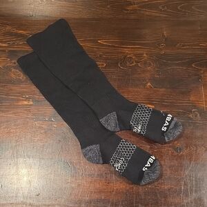 Bombas Everyday Compression Socks - Black - Size Medium - 15-20 mmHg
